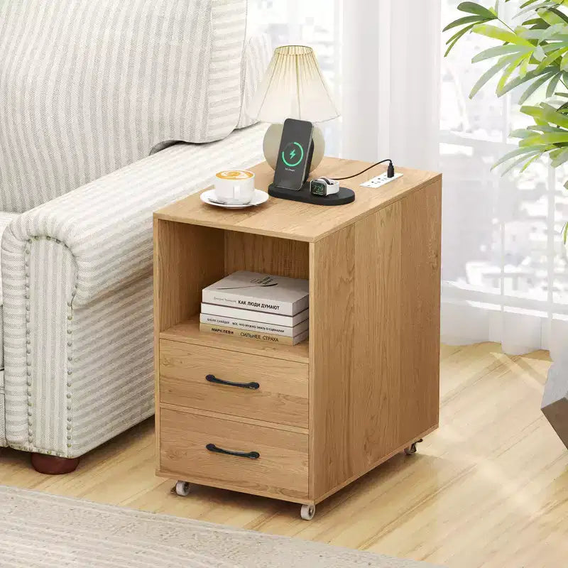 Table d'appoint avec station de recharge intégrée (ports USB et prises), 2 tiroirs et 3 étagères, naturelle
