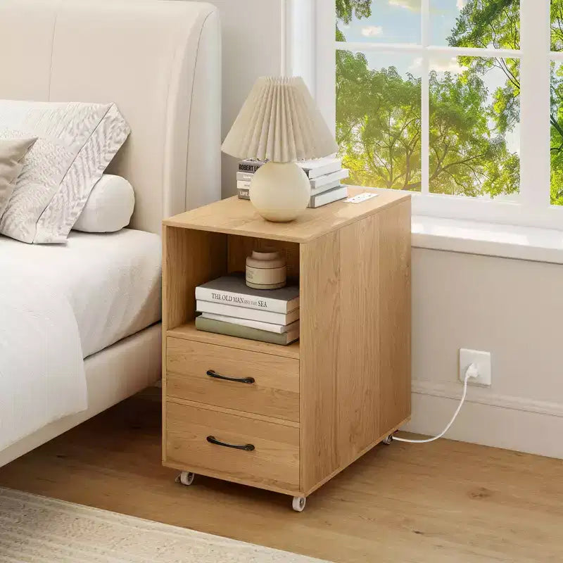 Table d'appoint avec station de recharge intégrée (ports USB et prises), 2 tiroirs et 3 étagères, naturelle